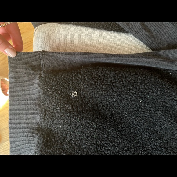 Lululemon Stand Out Sherpa 1/2 Zip - Picture 9 of 9